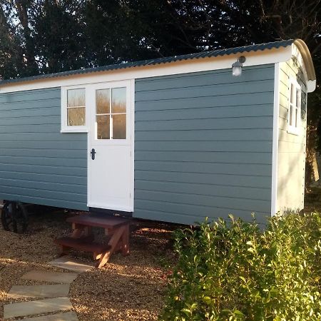 Yew Tree View Luxury Shepherd'S Hut Sturminster Newton Exterior foto